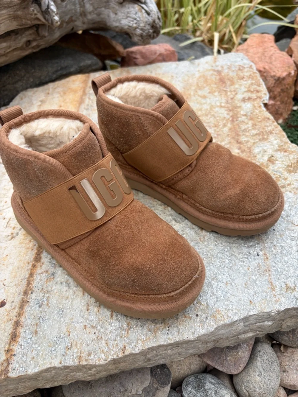 UGG Neumel Strap Boots Kids Size 13 Chestnut Shearling Lined